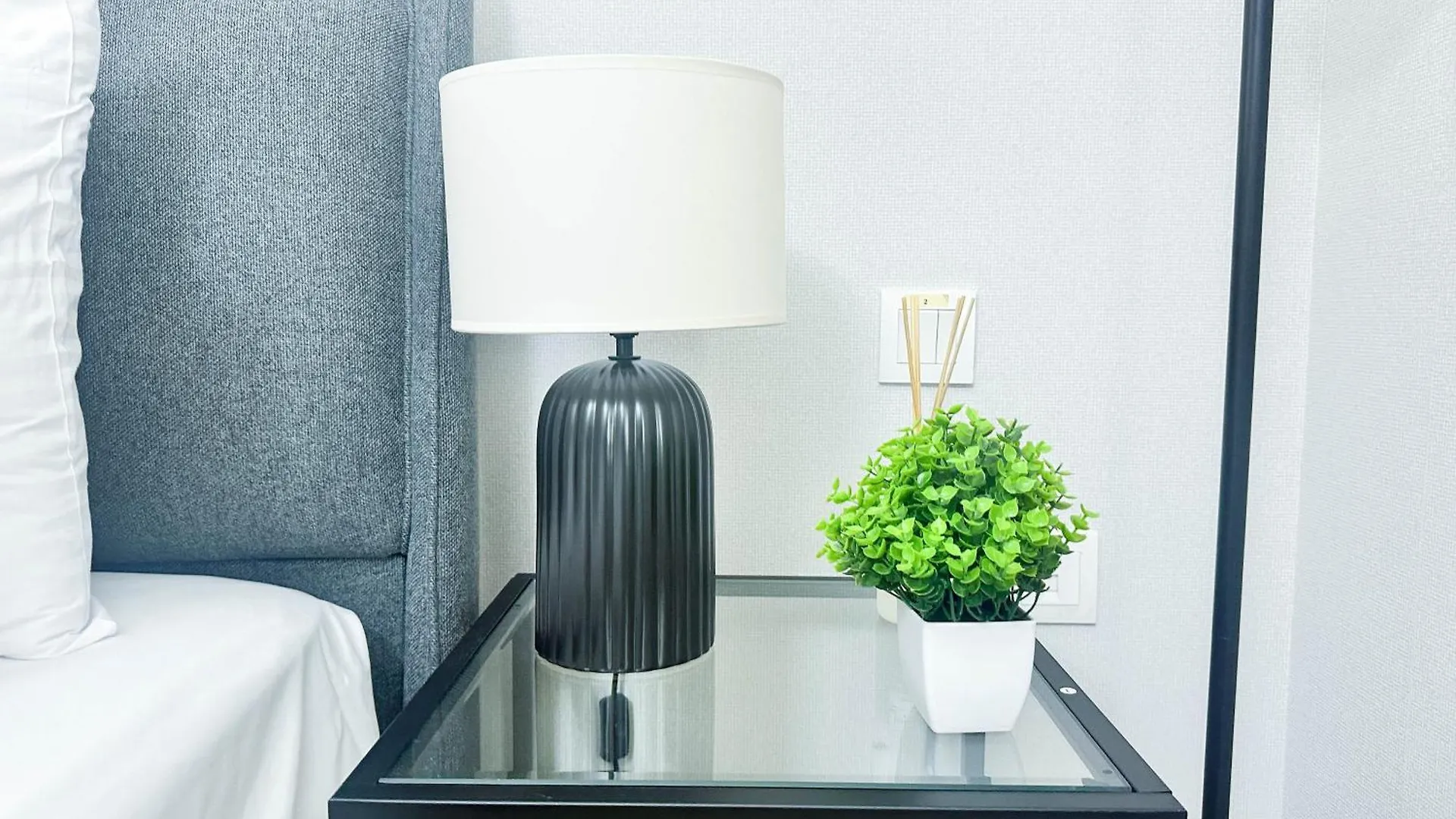 Modern Studio In Business Bay Capital Bay Tower 두바이 아파트